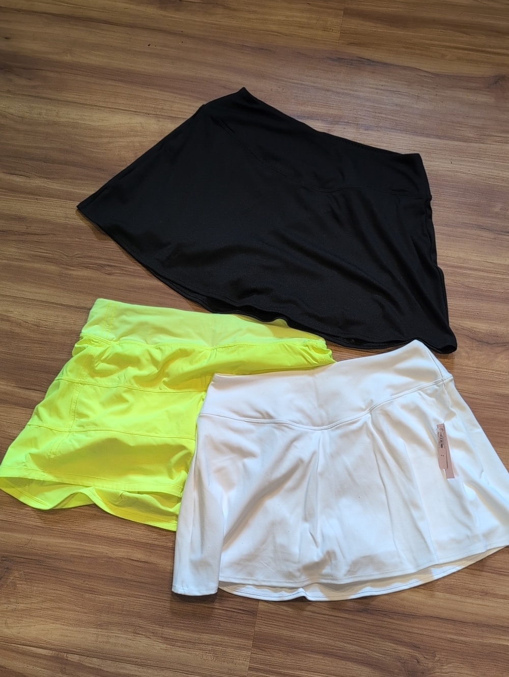 LULULEMON X Victoria's Secret Athletic Skorts - Black, Neon Yellow & White